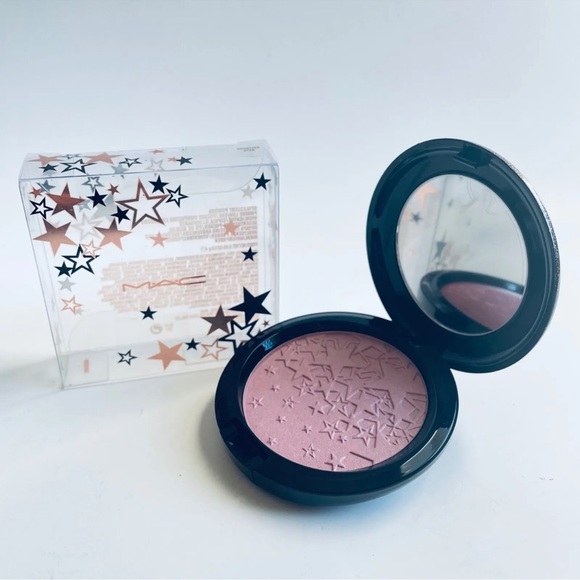 MAC Cosmetics Other - Brand new in Box Mac Opalescent Powder Shooting Star
100% Authentic